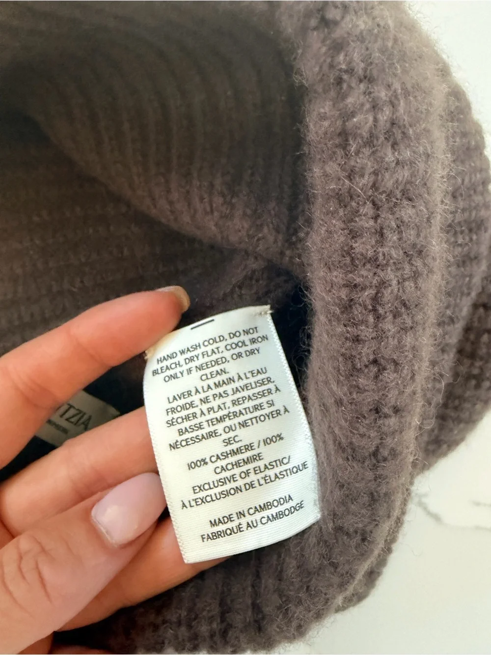 Aritzia cashmere crested beanie